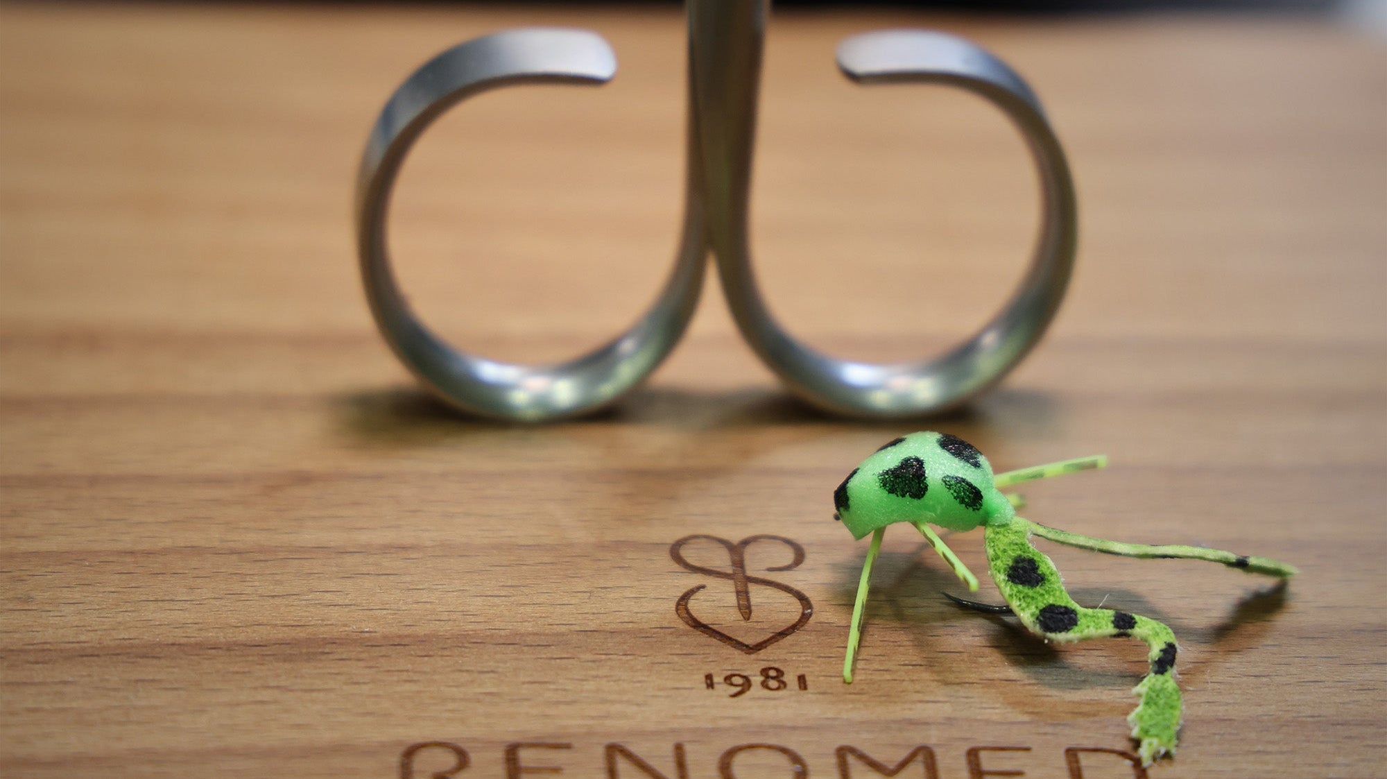 The Cutting Edge: A Fly Tyer's Guide to Scissors